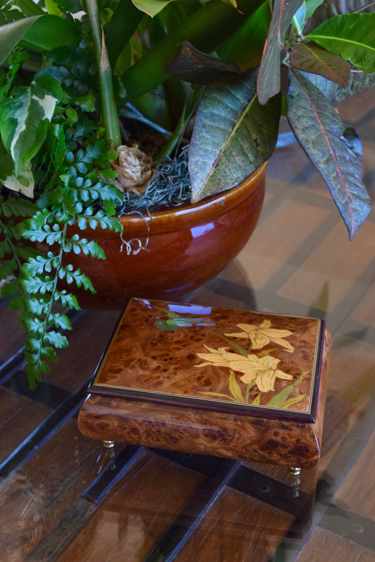 Italian Sorrento Inlaid Hummingbird Musical Box