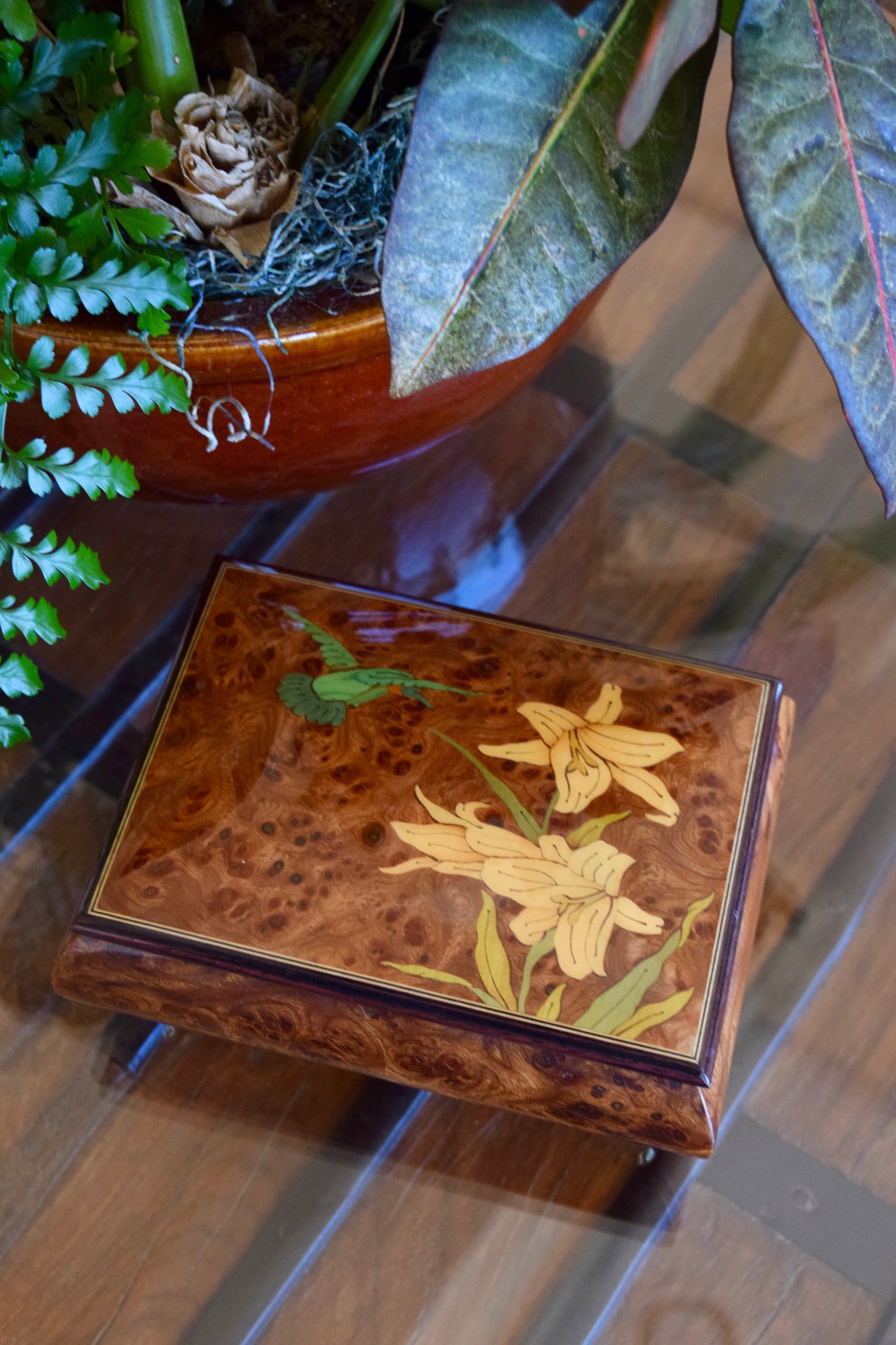 Italian Sorrento Inlaid Hummingbird Musical Box