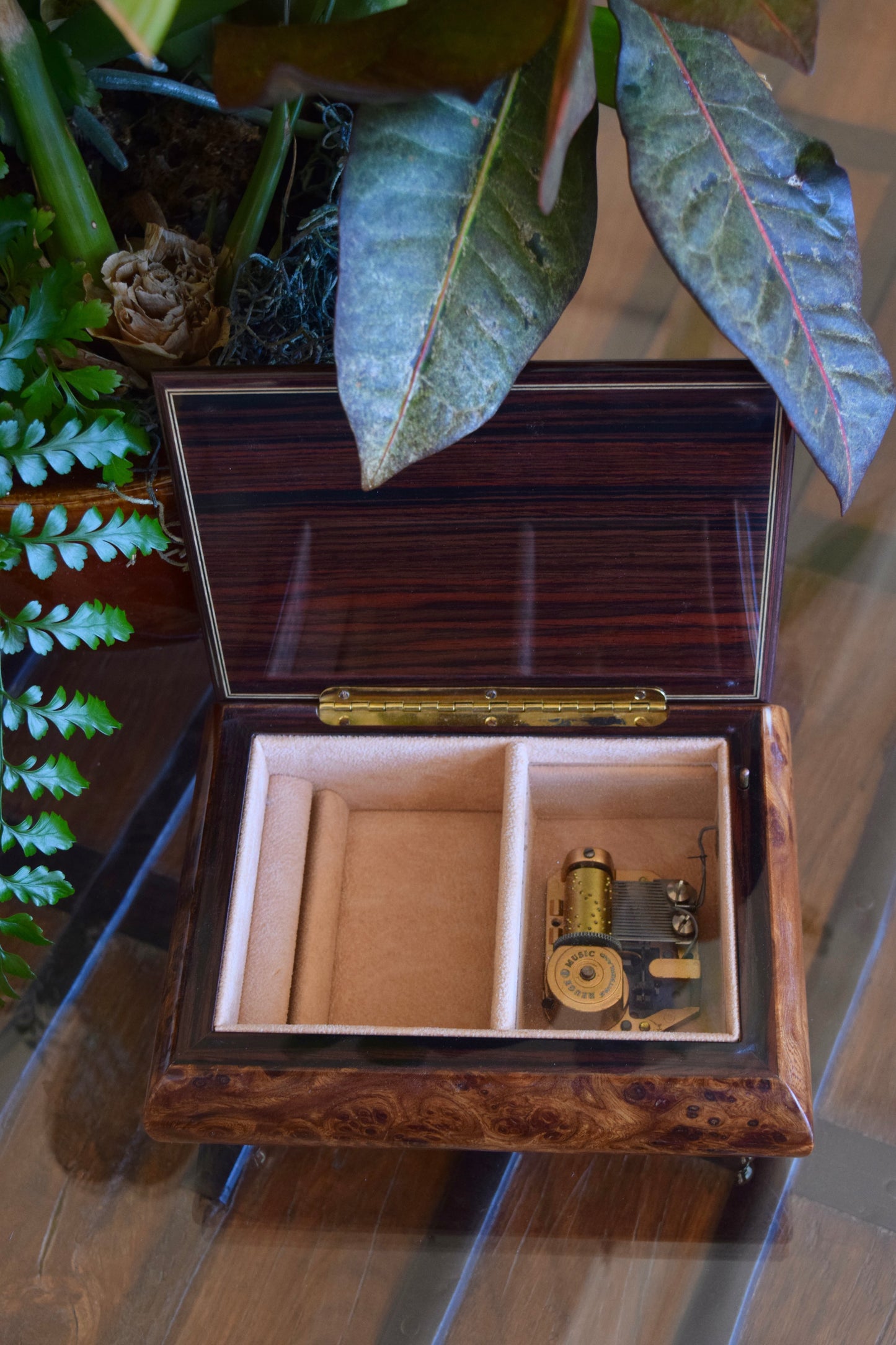 Italian Sorrento Inlaid Hummingbird Musical Box