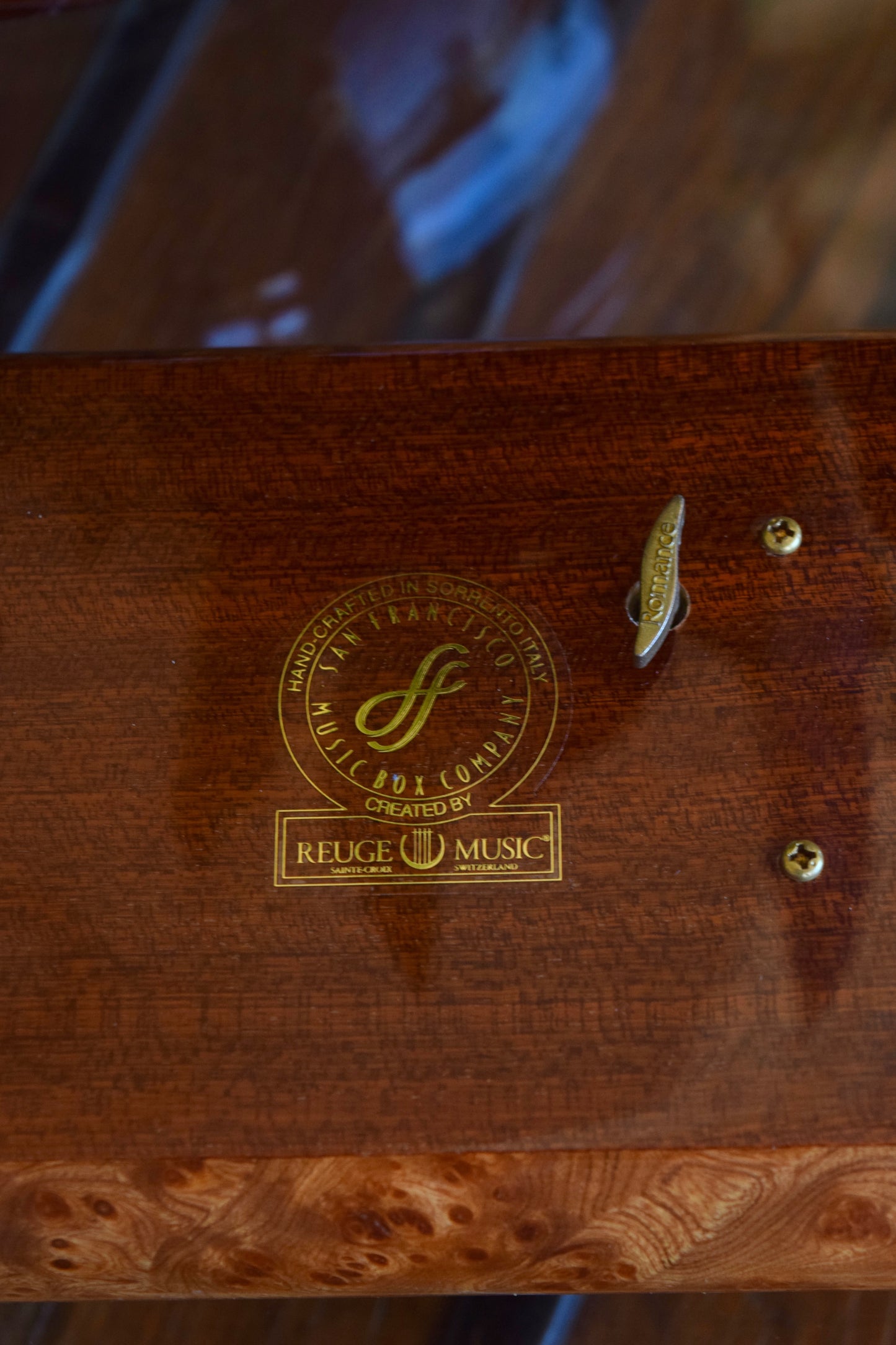 Italian Sorrento Inlaid Hummingbird Musical Box