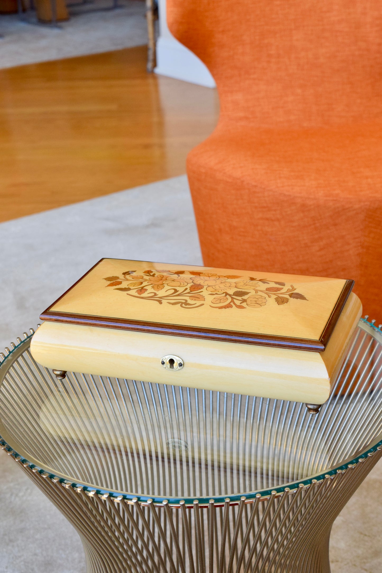 Italian Sorrento Inlaid Floral Bouquet Musical Box