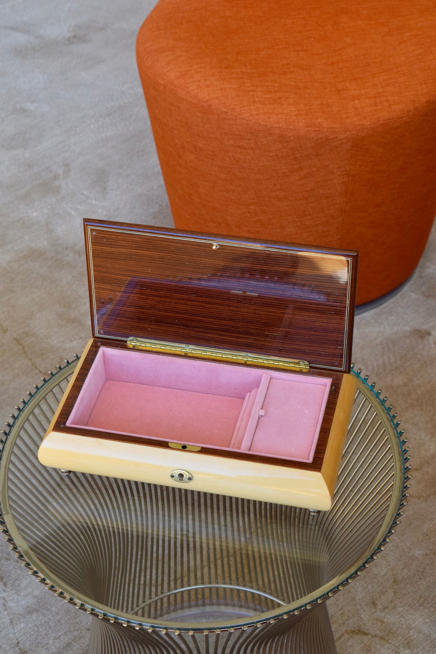 Italian Sorrento Inlaid Floral Bouquet Musical Box